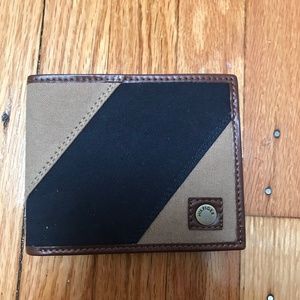 NWOT TOMMY HILFIGER KHAKI-NAVY/TAN DBL BILLFOLD